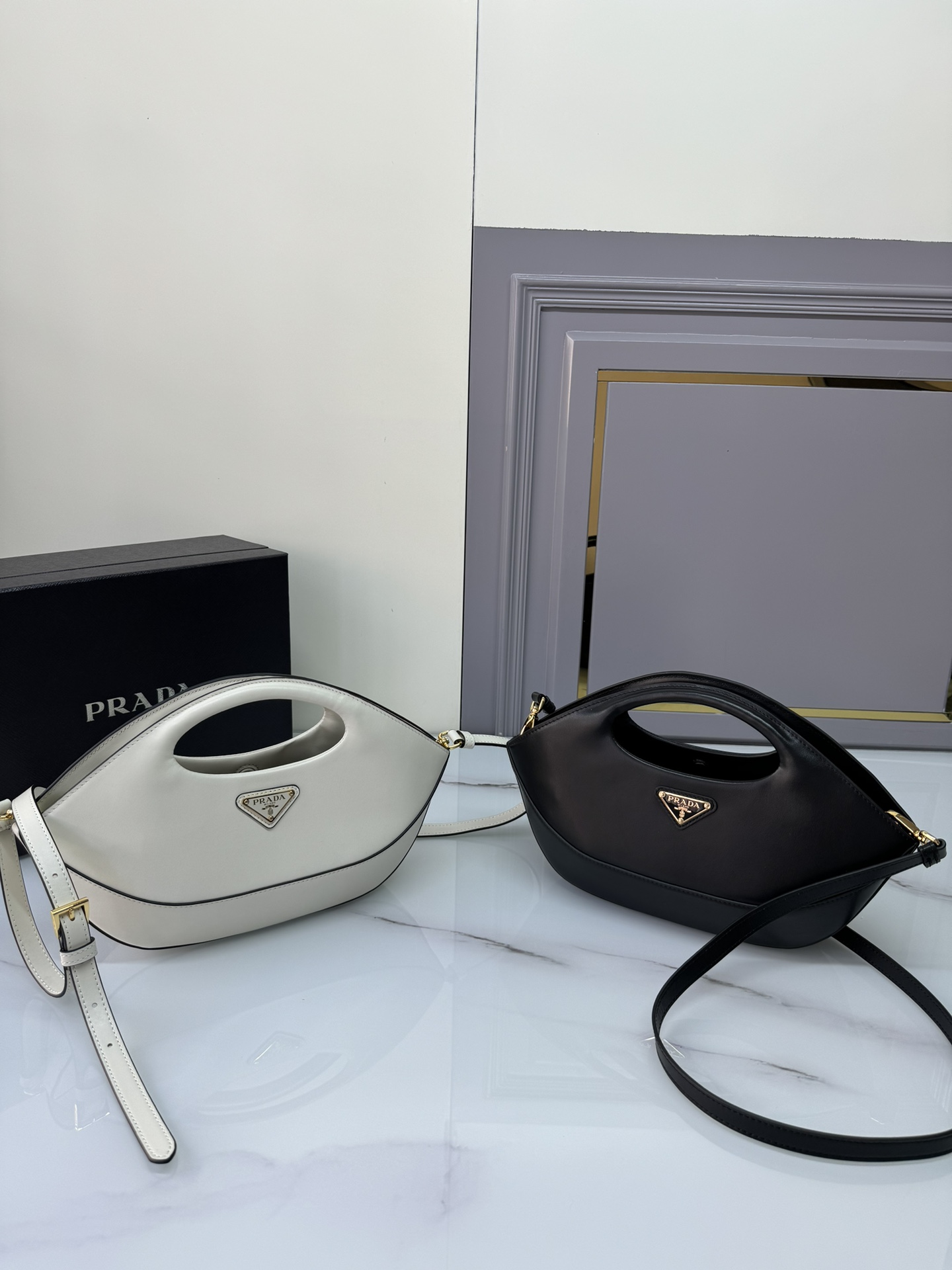 [TOP] PRADA The Latest Dumpling Handbags 32×19×4.5cm - 2 Colors