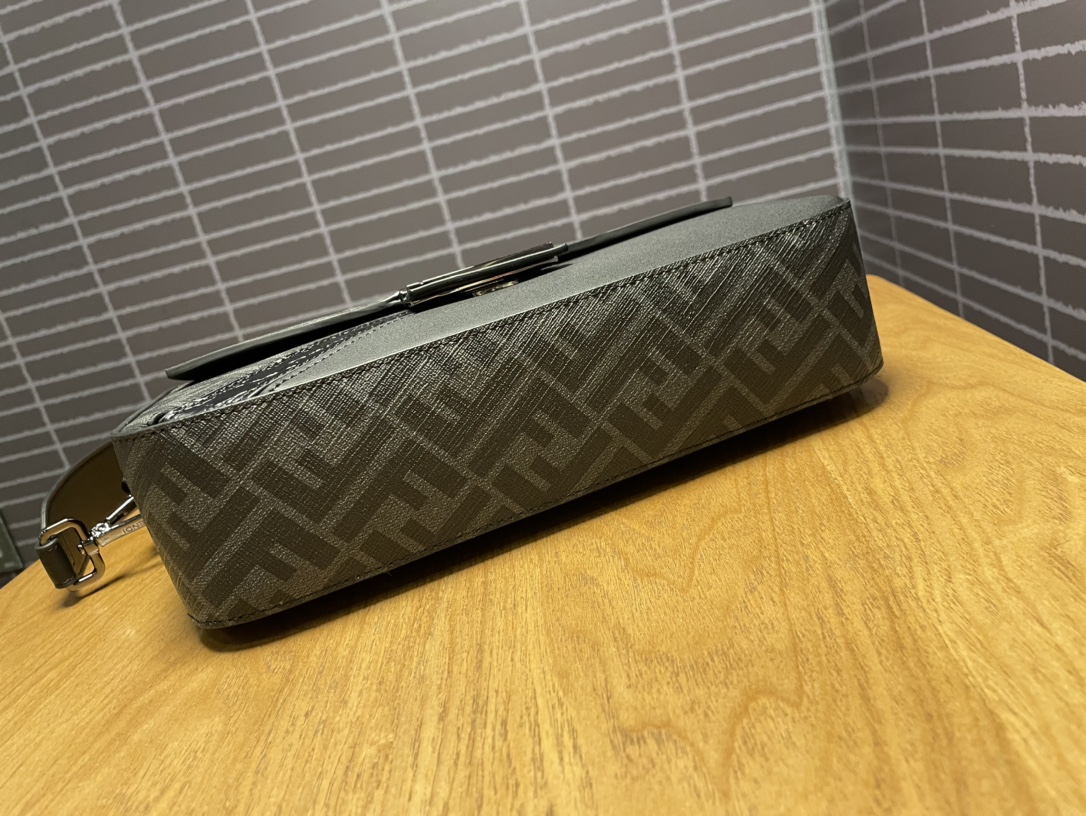 [TOP] FENDI Classic Style Baguette Bags - 26x13x6cm - Black