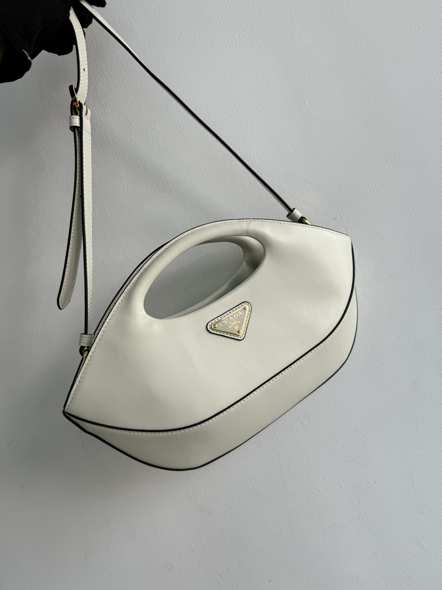 [TOP] PRADA The Latest Dumpling Handbags 32×19×4.5cm - 2 Colors