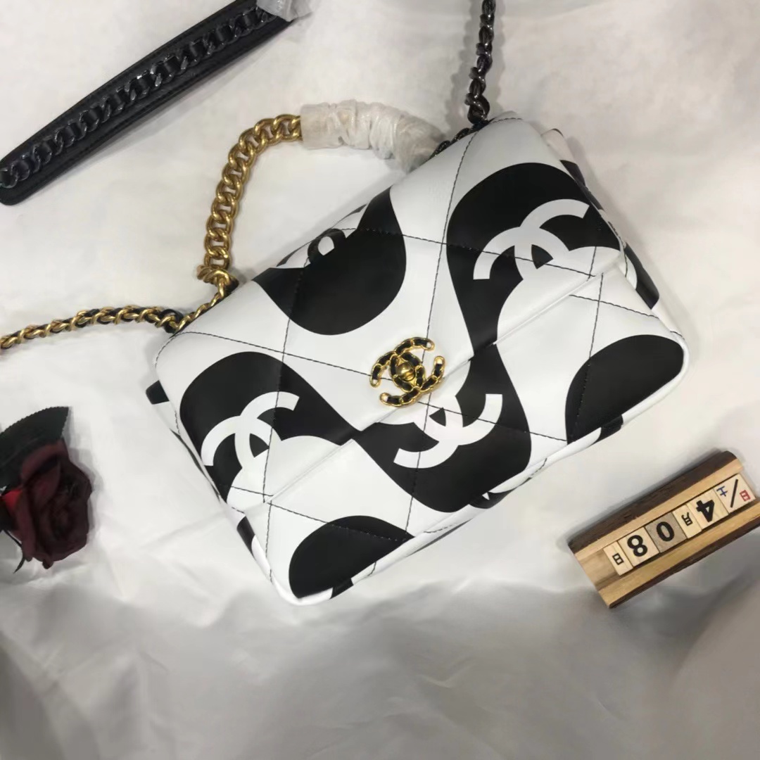 [TOP] CHANEL19 Bag 26/30cm - White&Black