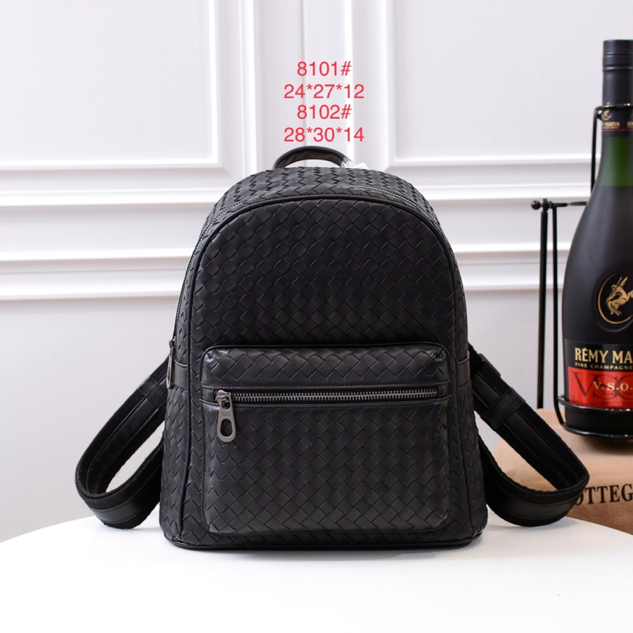 [TOP] Bottega Veneta BV Men's Handwoven Cowhide Backpack - Black