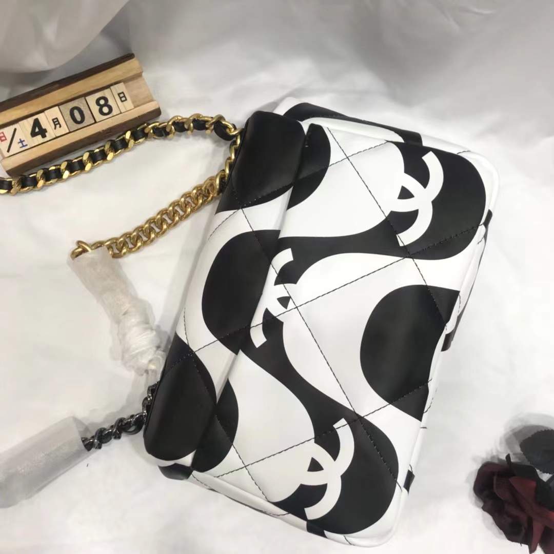 [TOP] CHANEL19 Bag 26/30cm - White&Black