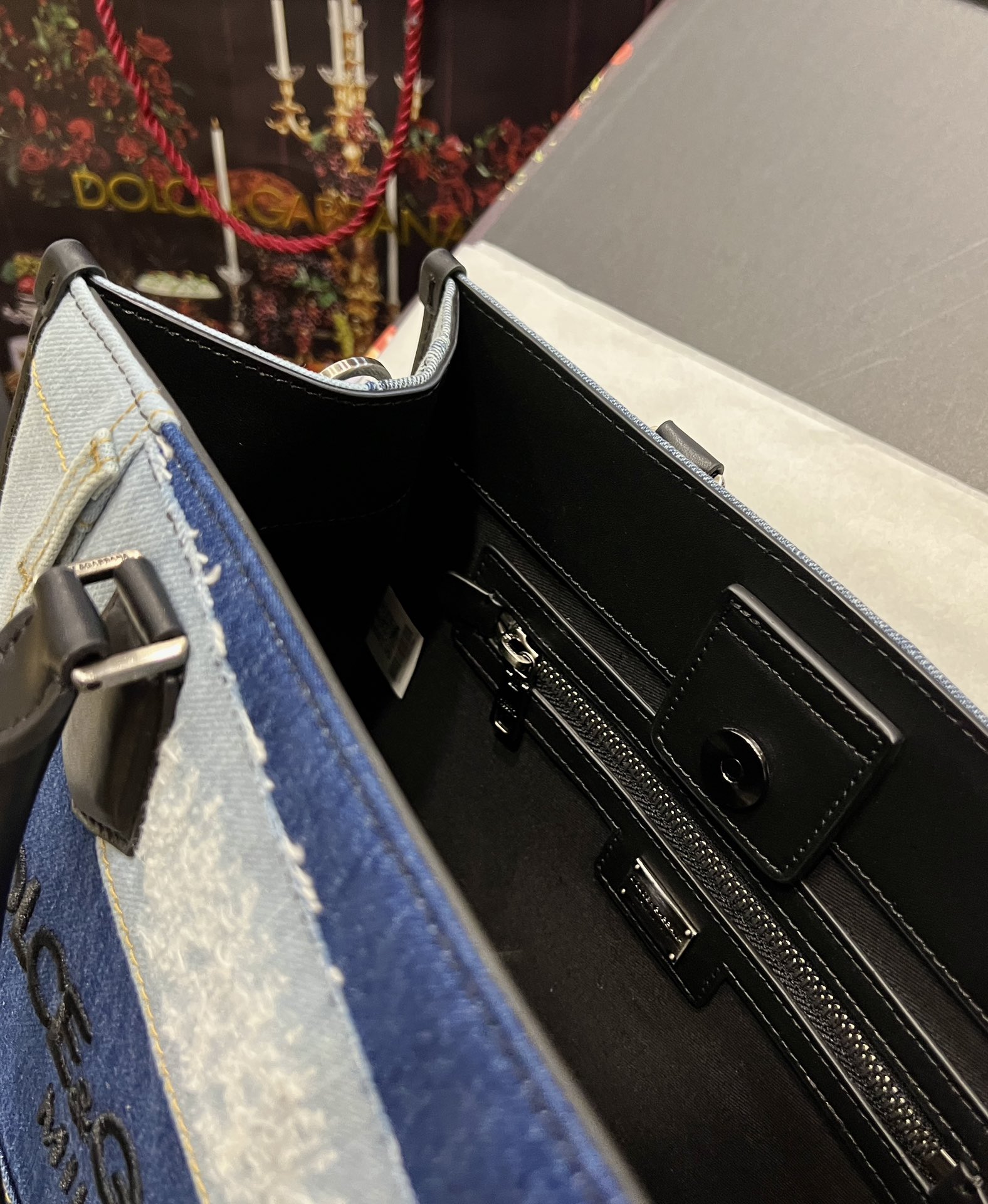 [TOP] Dolce & Gabbana D&G Crossbody Denim Bag Cowhide 31x27x15cm - Black