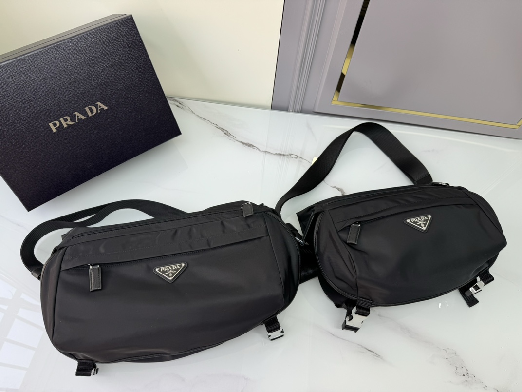[TOP] PRADA Men's Leather Messenger Bags 2 Sizes- Black