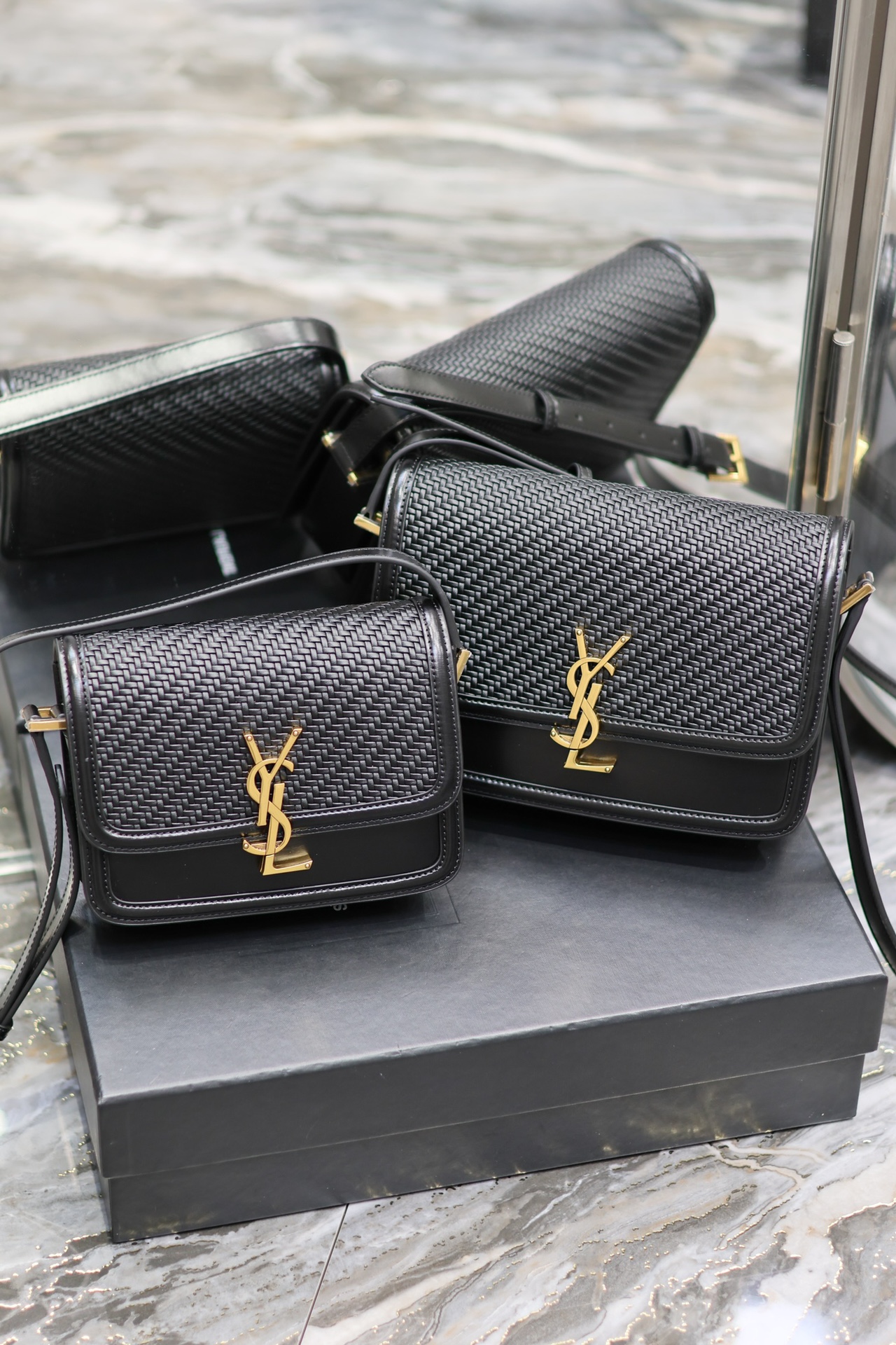 [TOP] Yves Saint Laurent YSL Solderino Bags Woven From Patent Leather And Cowhide - Black&GHW