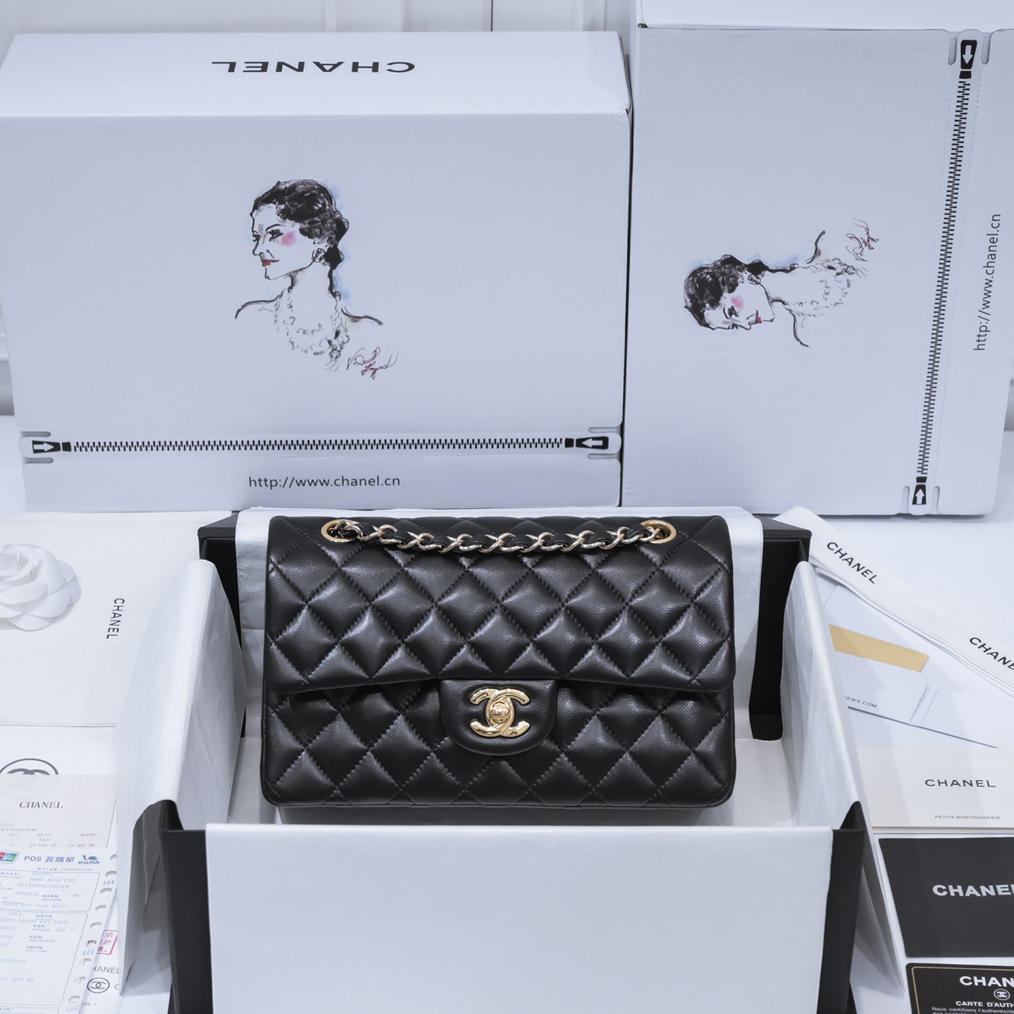 [TOP] CHANEL Classic Flap Bag 23cm - Black & GHW
