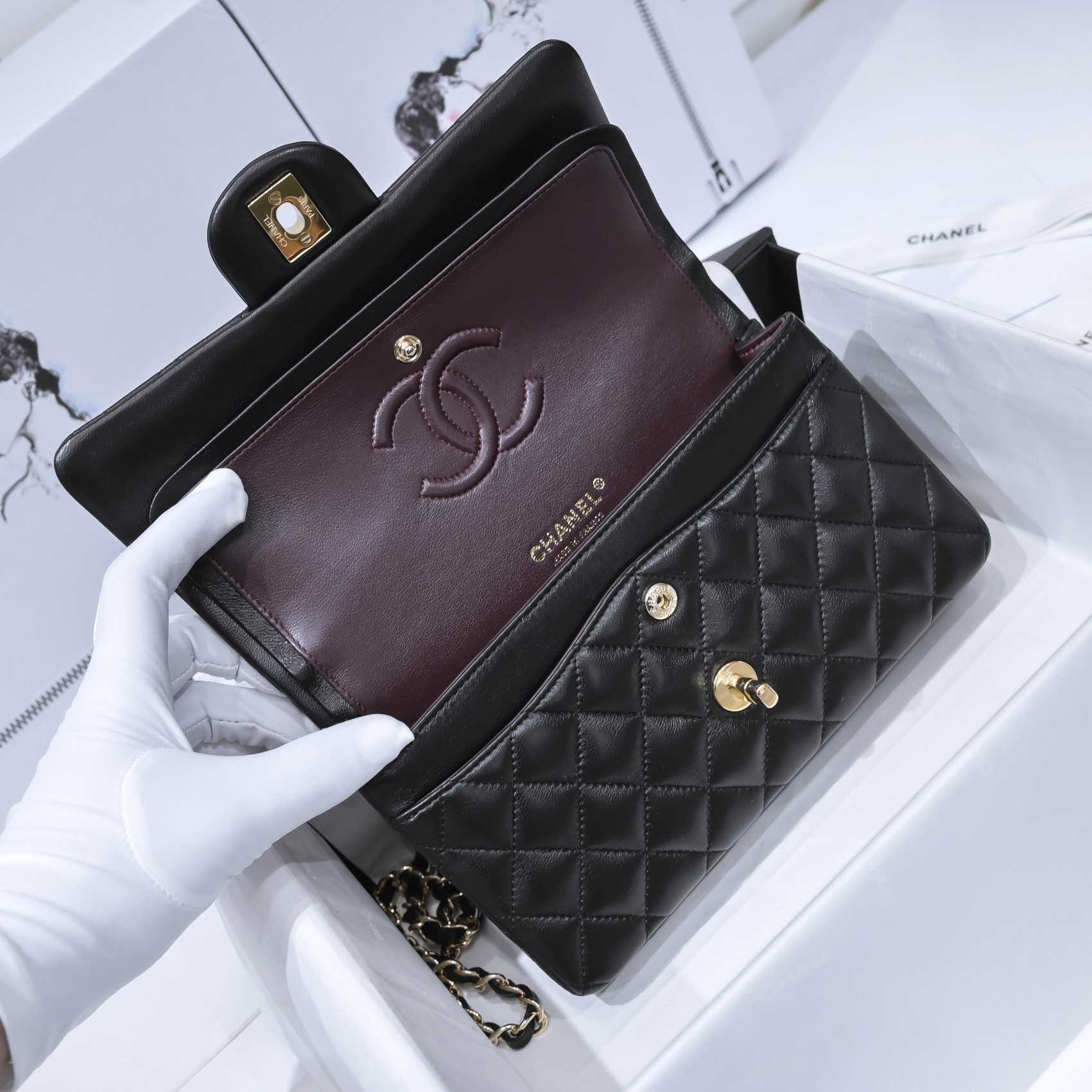 [TOP] CHANEL Classic Flap Bag 23cm - Black & GHW