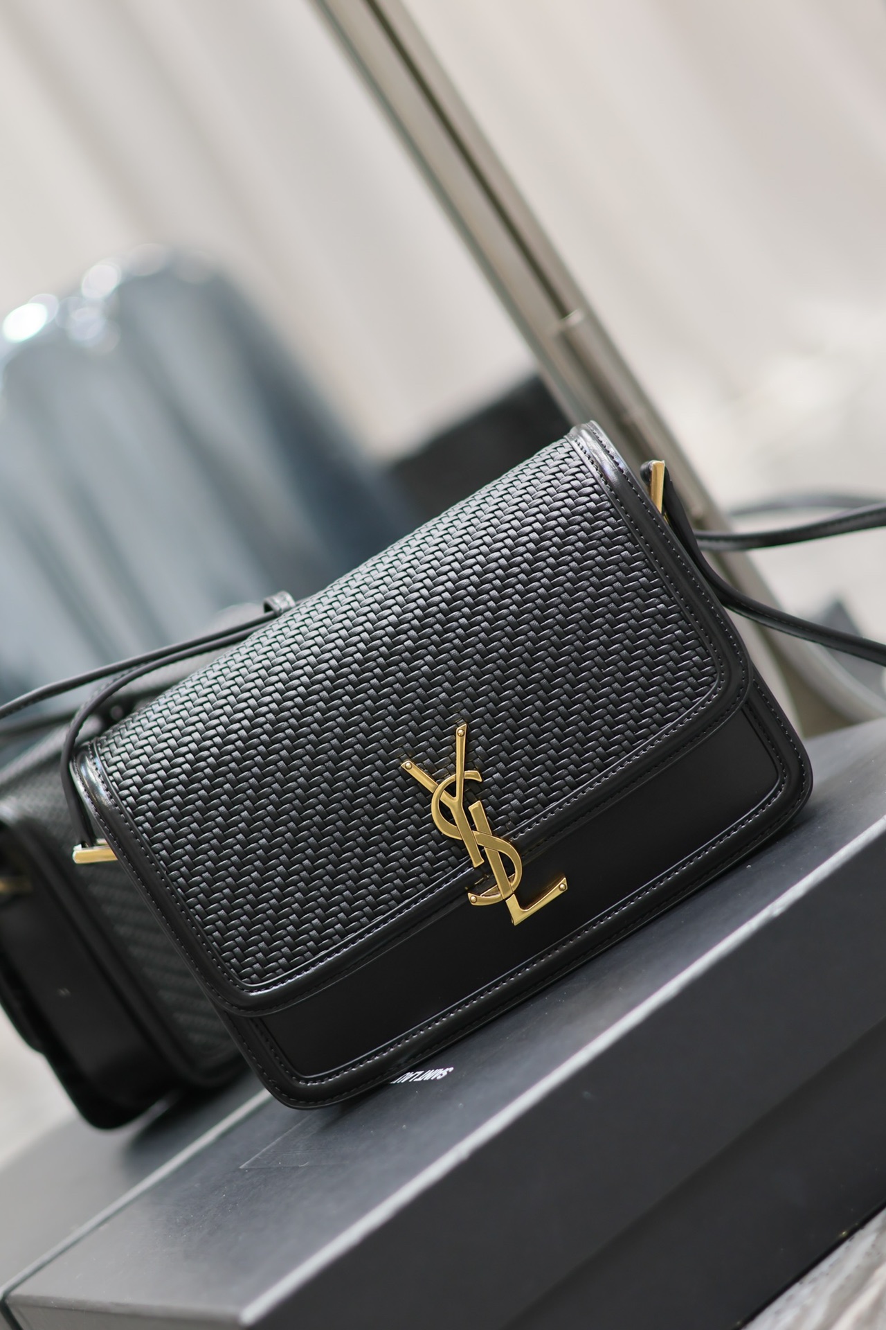 [TOP] Yves Saint Laurent YSL Solderino Bags Woven From Patent Leather And Cowhide - Black&GHW