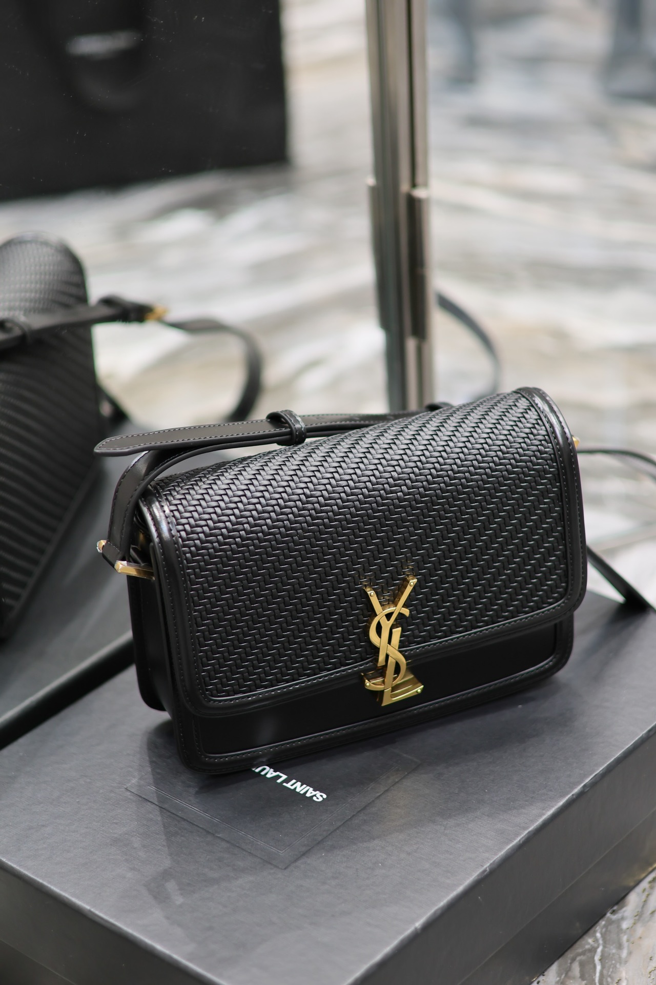 [TOP] Yves Saint Laurent YSL Solderino Bags Woven From Patent Leather And Cowhide - Black&GHW