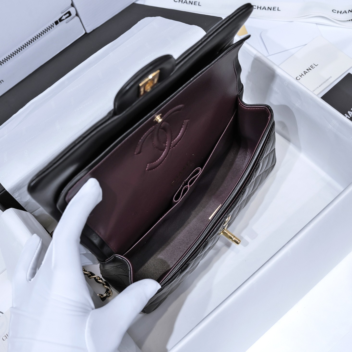 [TOP] CHANEL Classic Flap Bag 23cm - Black & GHW