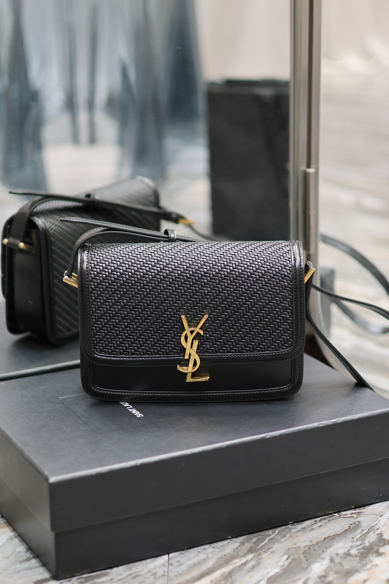 [TOP] Yves Saint Laurent YSL Solderino Bags Woven From Patent Leather And Cowhide - Black&GHW