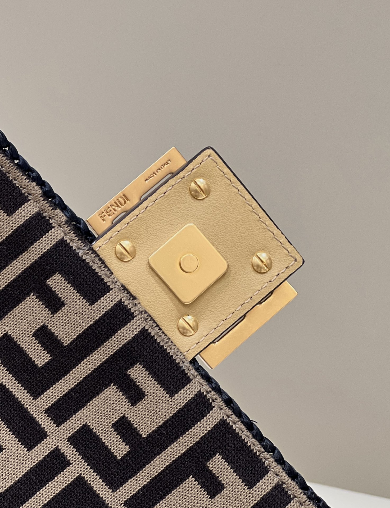 [TOP] Fendi Lafite Woven Baguette Bags - 27cm - GHW