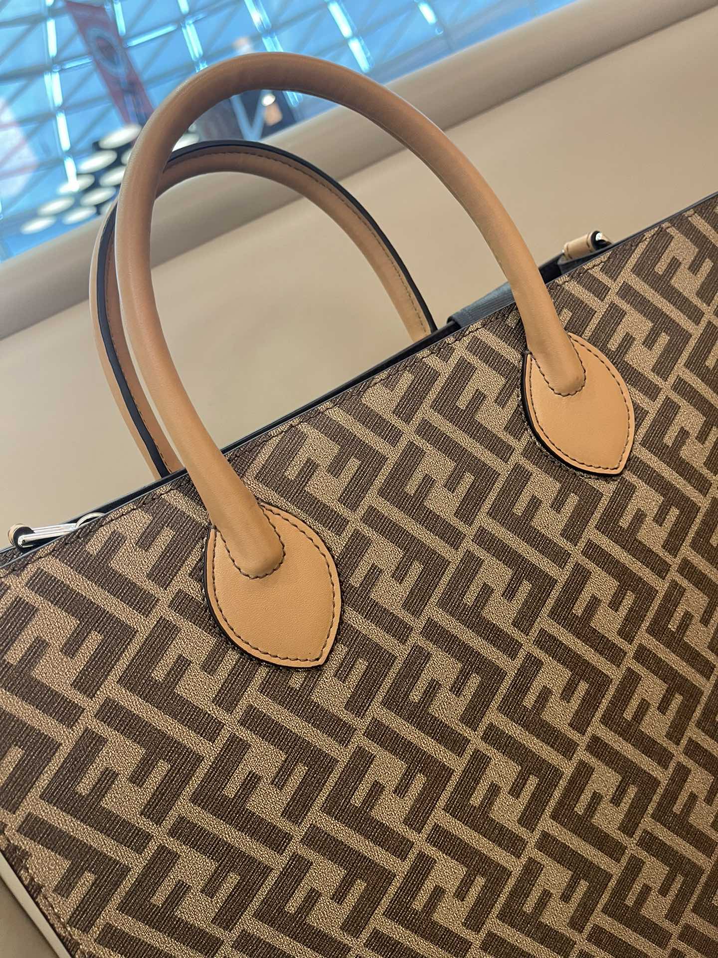 [TOP] FENDI Men's Retro Cowhide Handbag 36×14×38cm - Black/Brown