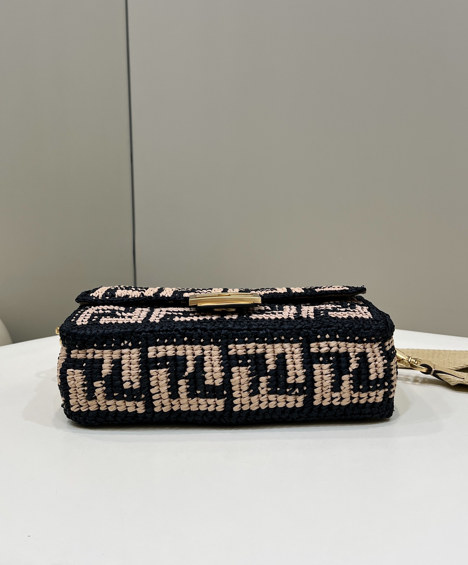 [TOP] Fendi Lafite Woven Baguette Bags - 27cm - GHW