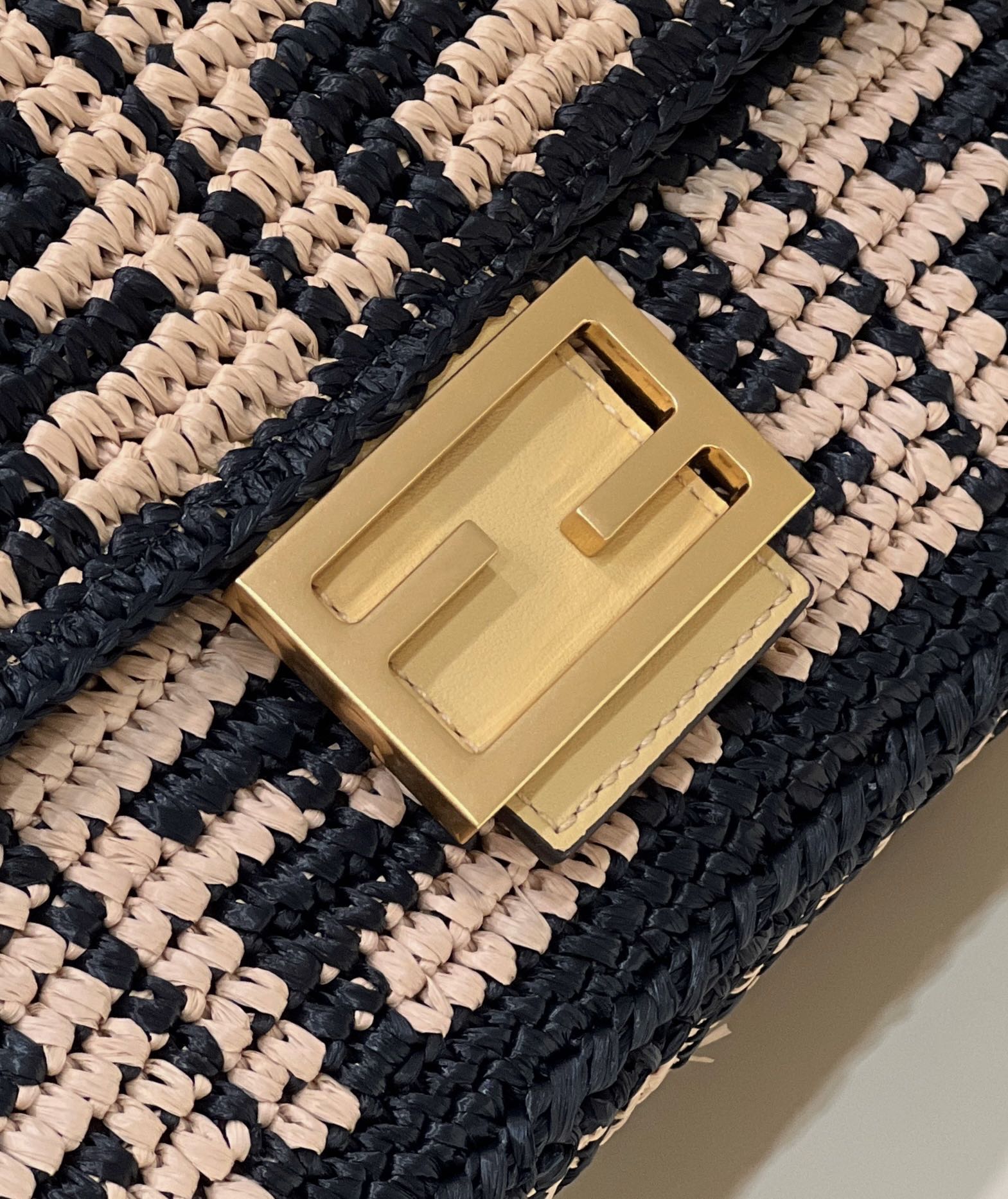 [TOP] Fendi Lafite Woven Baguette Bags - 27cm - GHW