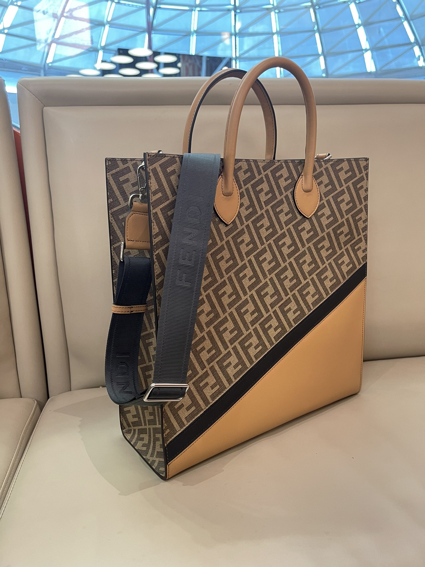 [TOP] FENDI Men's Retro Cowhide Handbag 36×14×38cm - Black/Brown