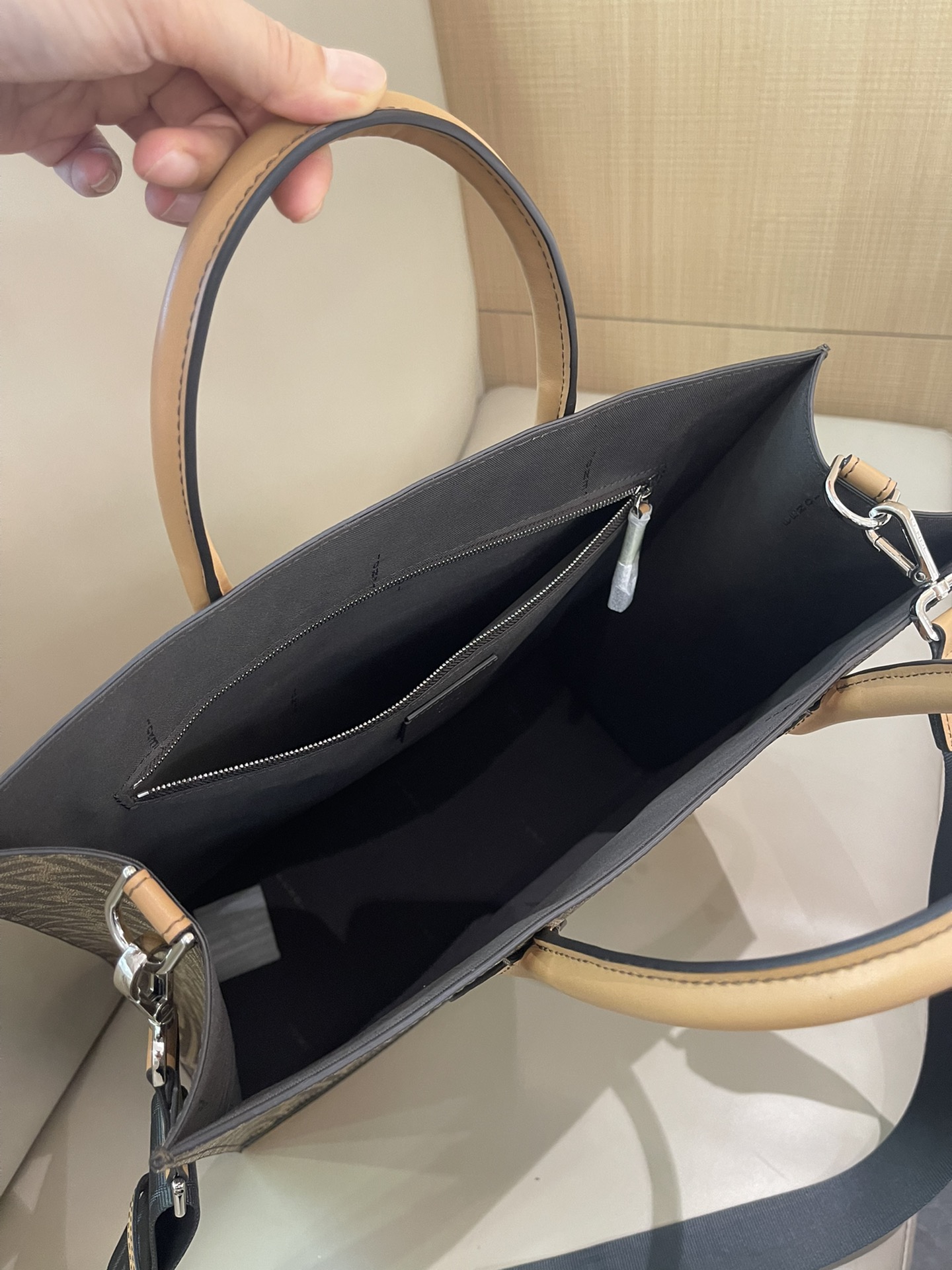 [TOP] FENDI Men's Retro Cowhide Handbag 36×14×38cm - Black/Brown