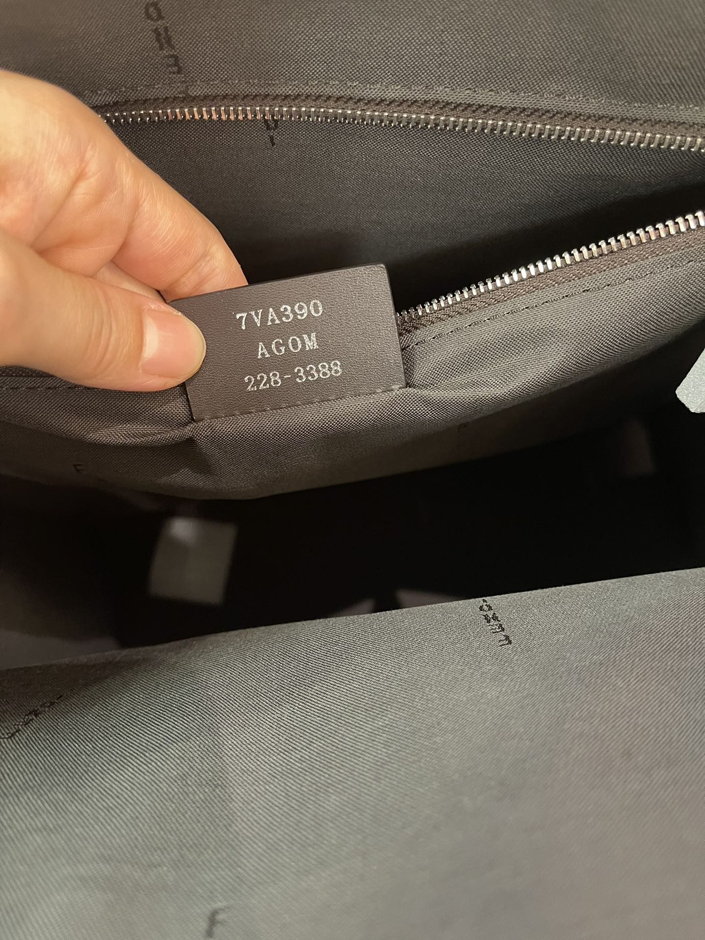 [TOP] FENDI Men's Retro Cowhide Handbag 36×14×38cm - Black/Brown