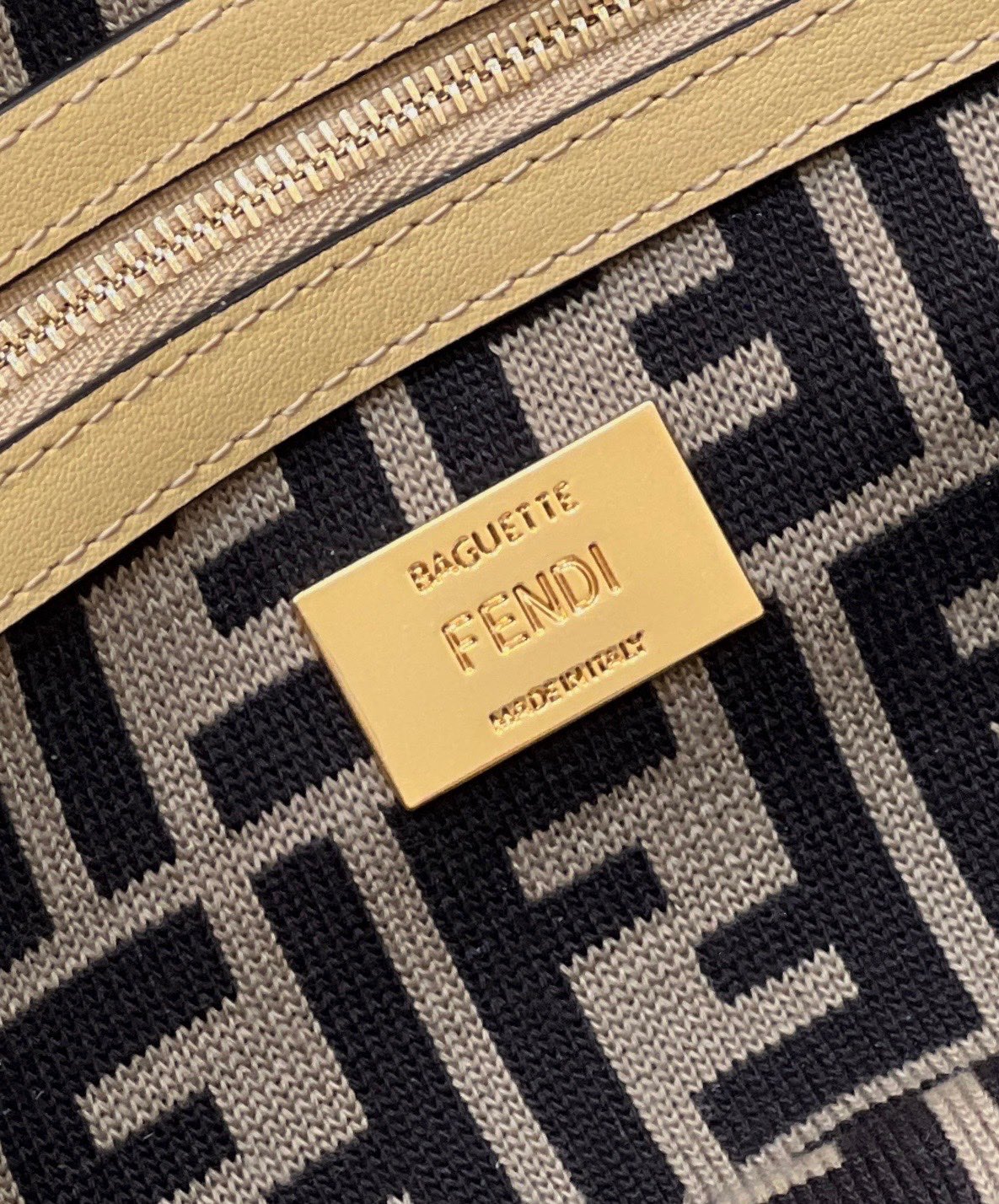 [TOP] Fendi Lafite Woven Baguette Bags - 27cm - GHW
