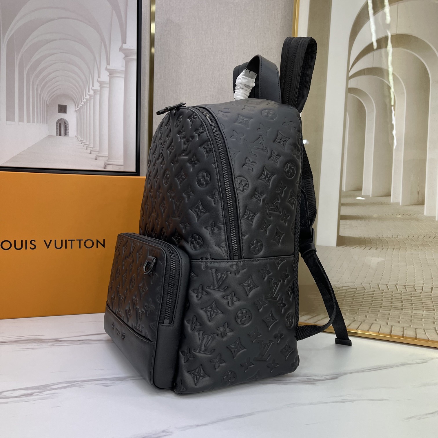 [TOP] Louis Vuitton LV Cowhide Embossed Backpack - 29x38x18CM - Black