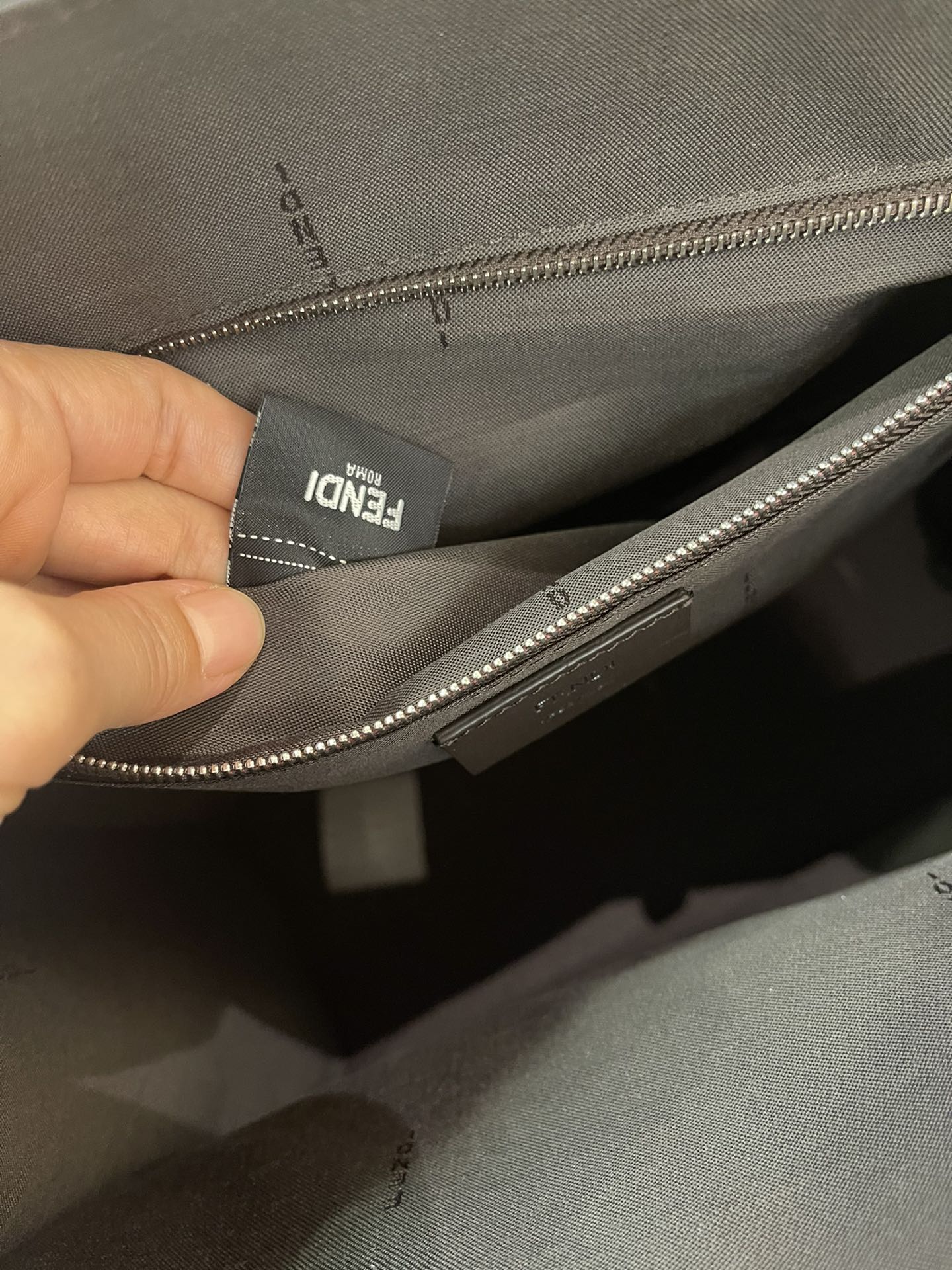 [TOP] FENDI Men's Retro Cowhide Handbag 36×14×38cm - Black/Brown