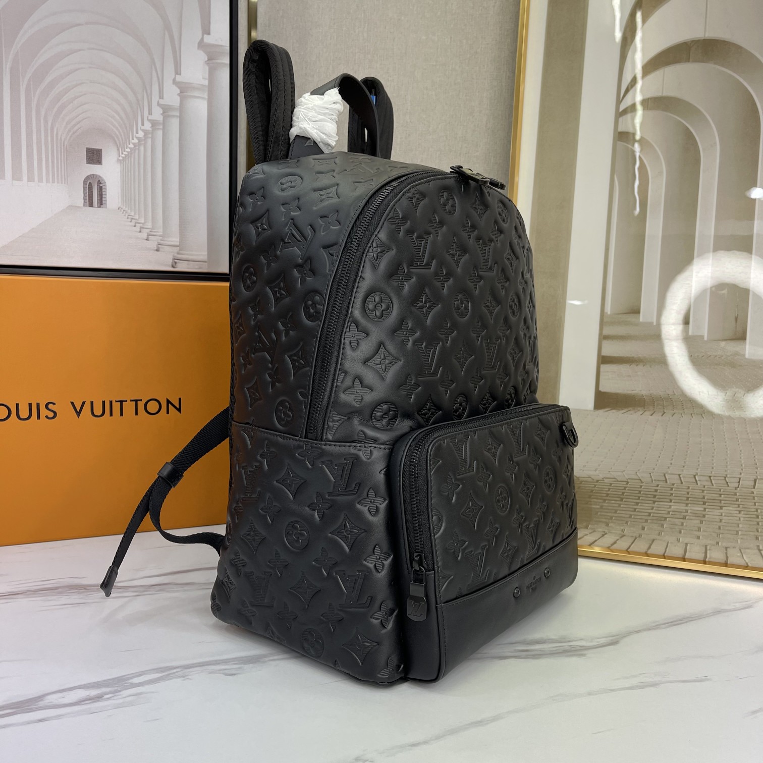 [TOP] Louis Vuitton LV Cowhide Embossed Backpack - 29x38x18CM - Black