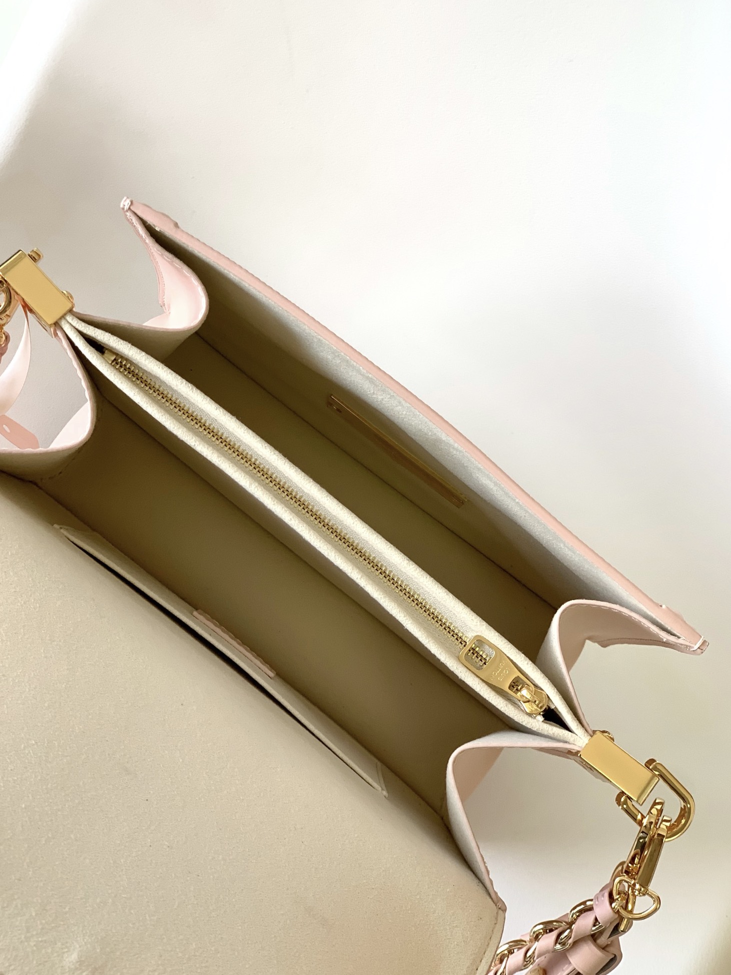 [TOP] Louis Vuitton LV Epi Grain Leather Bag 2 Sizes - Pink