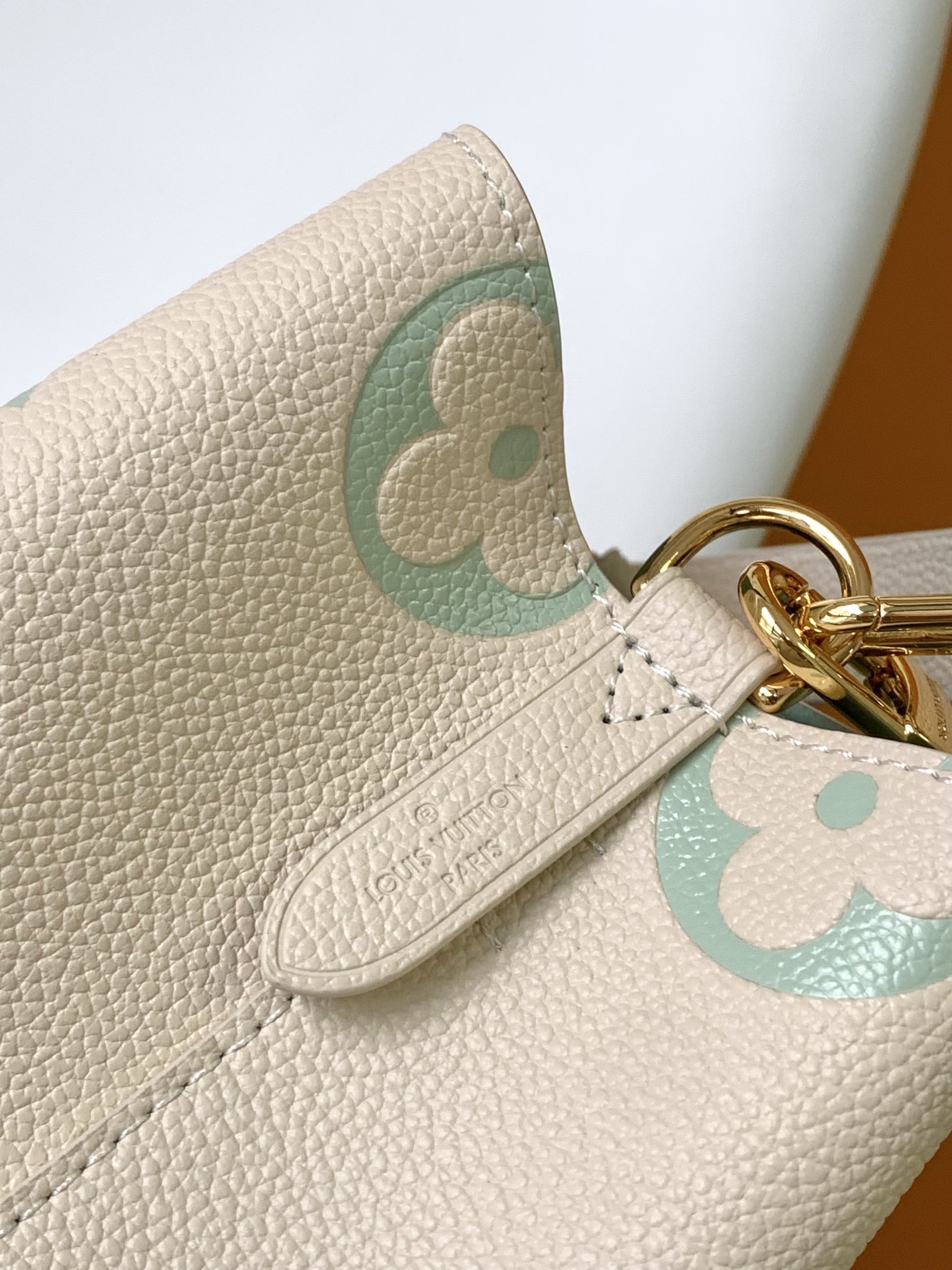 [TOP] Louis Vuitton LV  Cow Leather Noe Bag 20x20x13cm-White