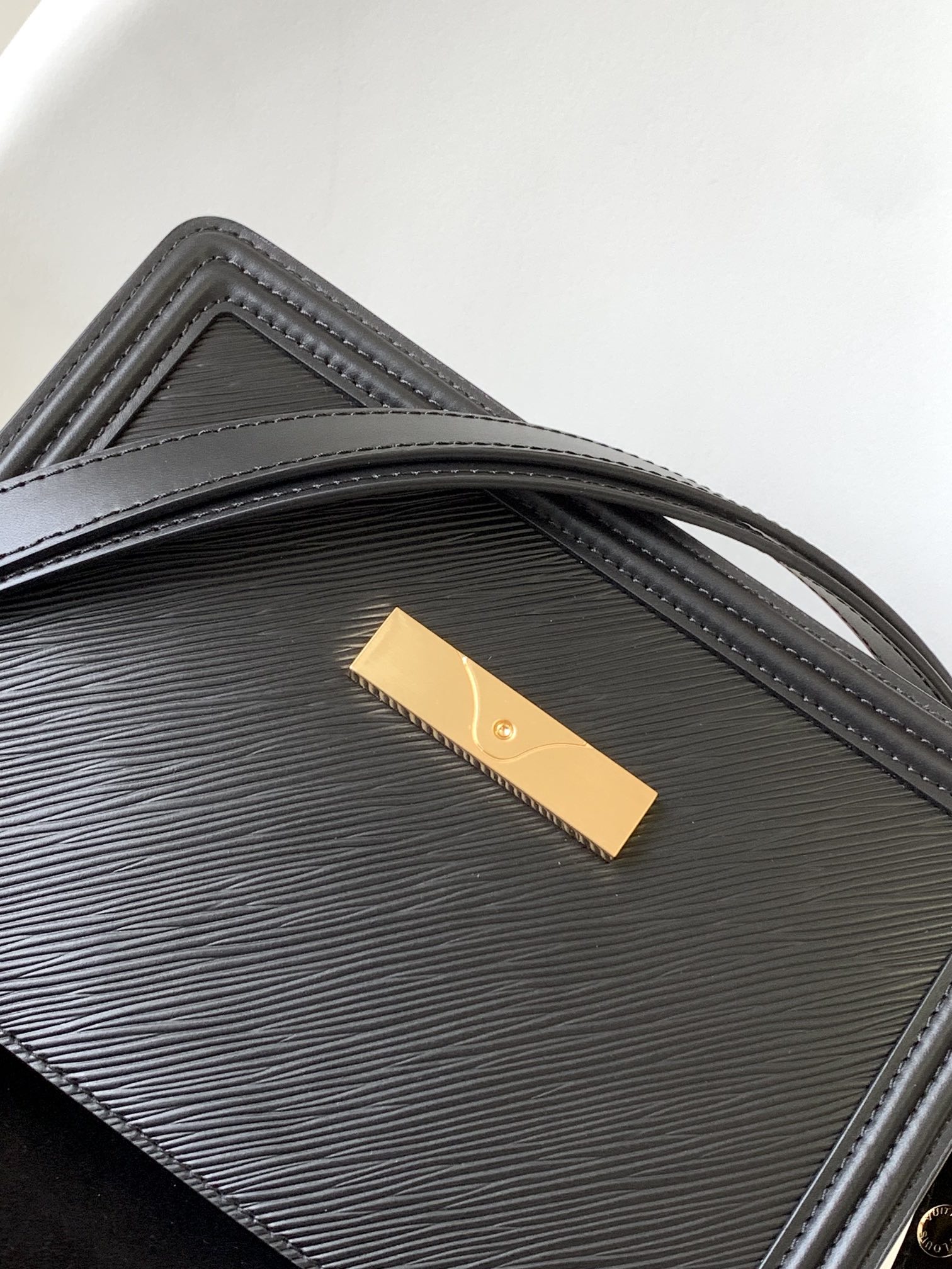 [TOP] Louis Vuitton LV Epi Grain Leather Bags 2 Sizes- Black