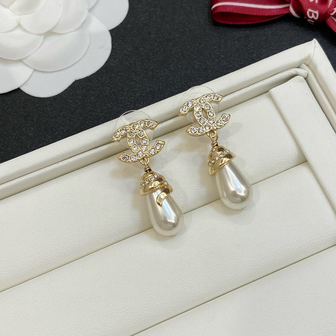 [TOP] CHANEL Earrings - Collection