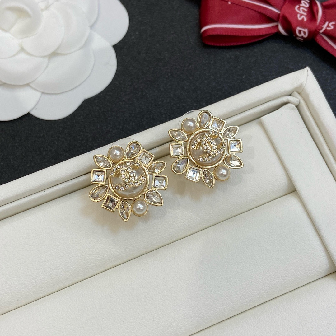 [TOP] CHANEL Earrings - Collection