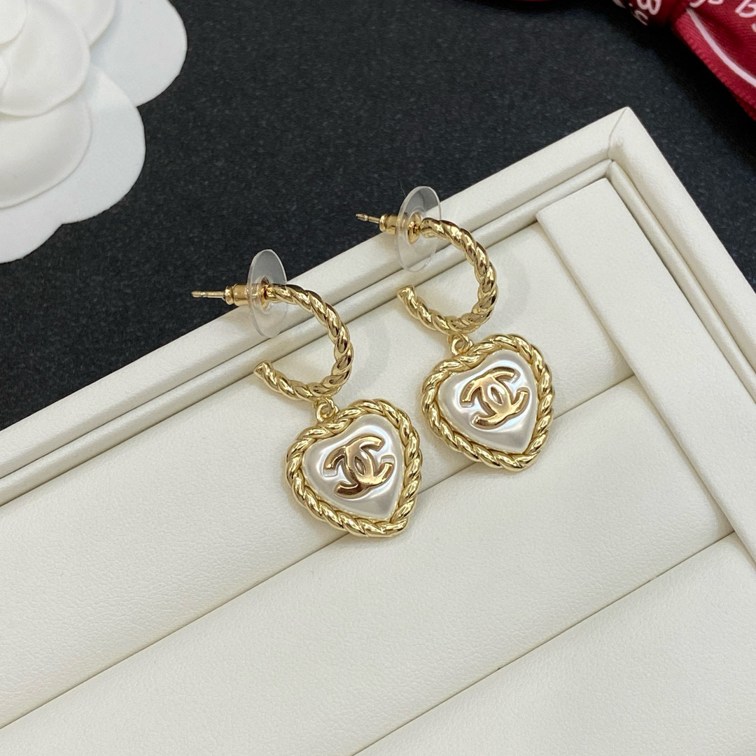 [TOP] CHANEL Earrings - Collection
