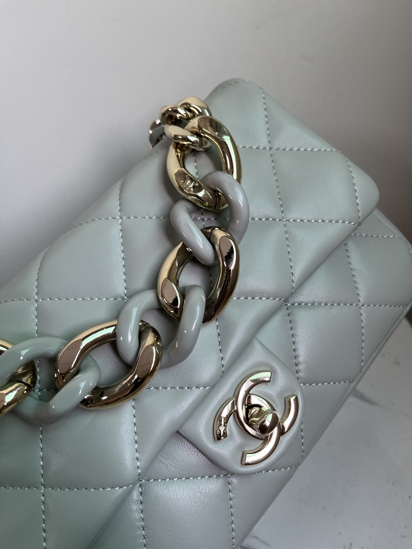 [TOP] CHANEL Classic Lambskin Flab Bag 16*24*6cm - Light Green&SHW