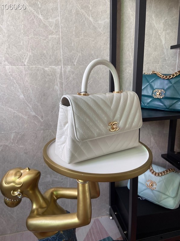 [TOP] CHANEL V-Grid Oil Wax Leather Matching And Oil Wax Leather Handle CoCo Handle Bags 14x24x10cm - Red/White&GHW