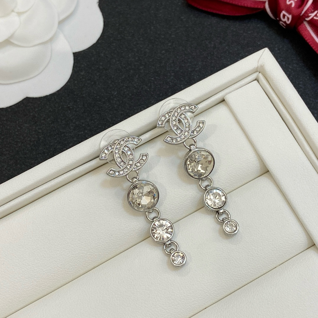 [TOP] CHANEL Earrings - Collection