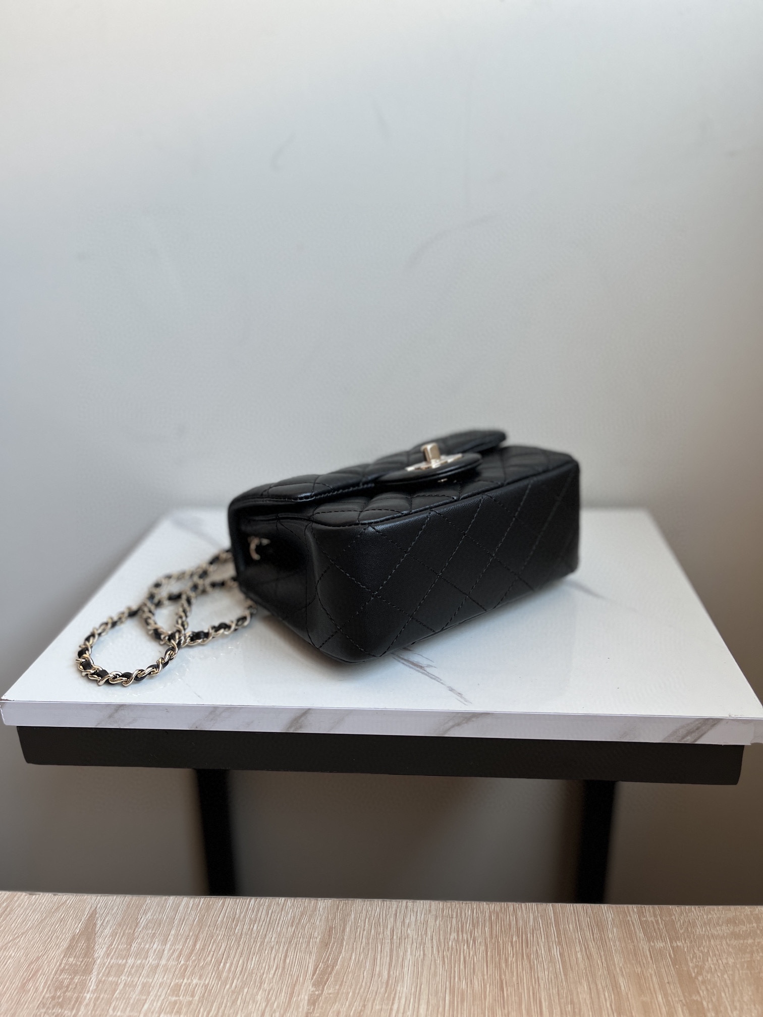 [TOP] CHANEL Lambskin Flap Bag 18×13×7cm - Black&SHW
