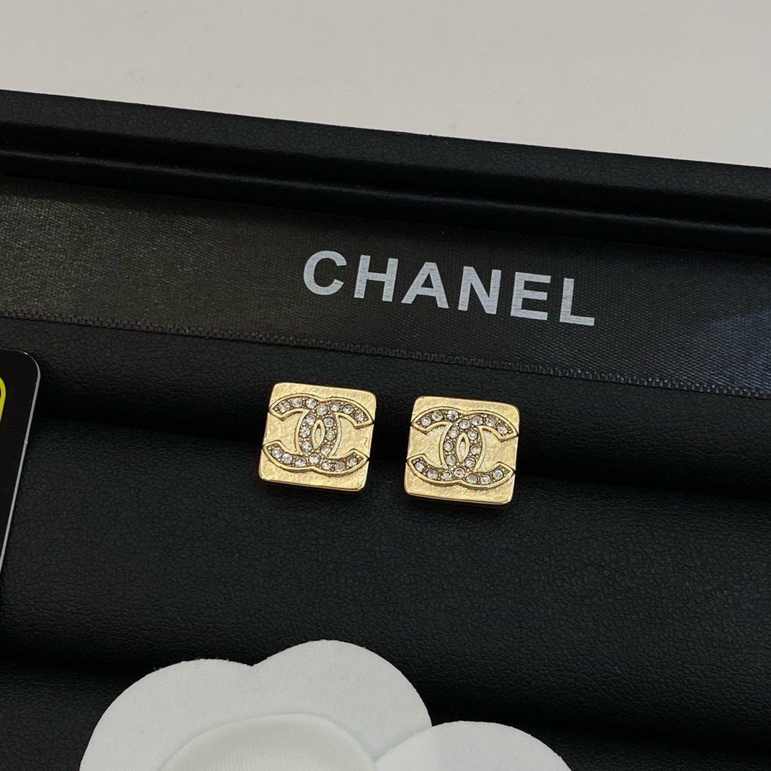 [TOP] CHANEL Earrings - Collection