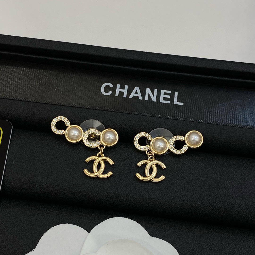 [TOP] CHANEL Earrings - Collection
