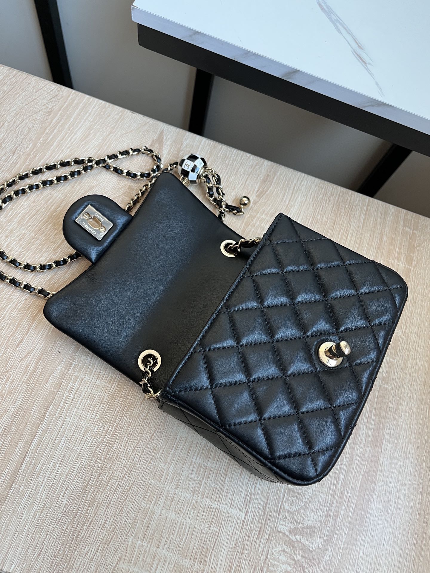 [TOP] CHANEL Lambskin Flap Bag 18×13×7cm - Black&SHW