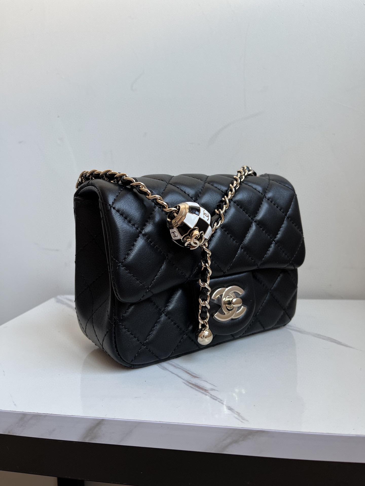 [TOP] CHANEL Lambskin Flap Bag 18×13×7cm - Black&SHW