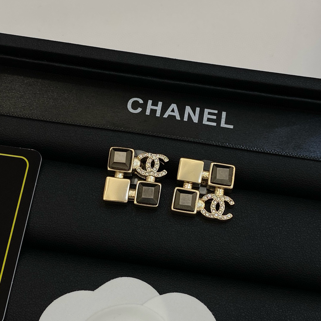 [TOP] CHANEL Earrings - Collection