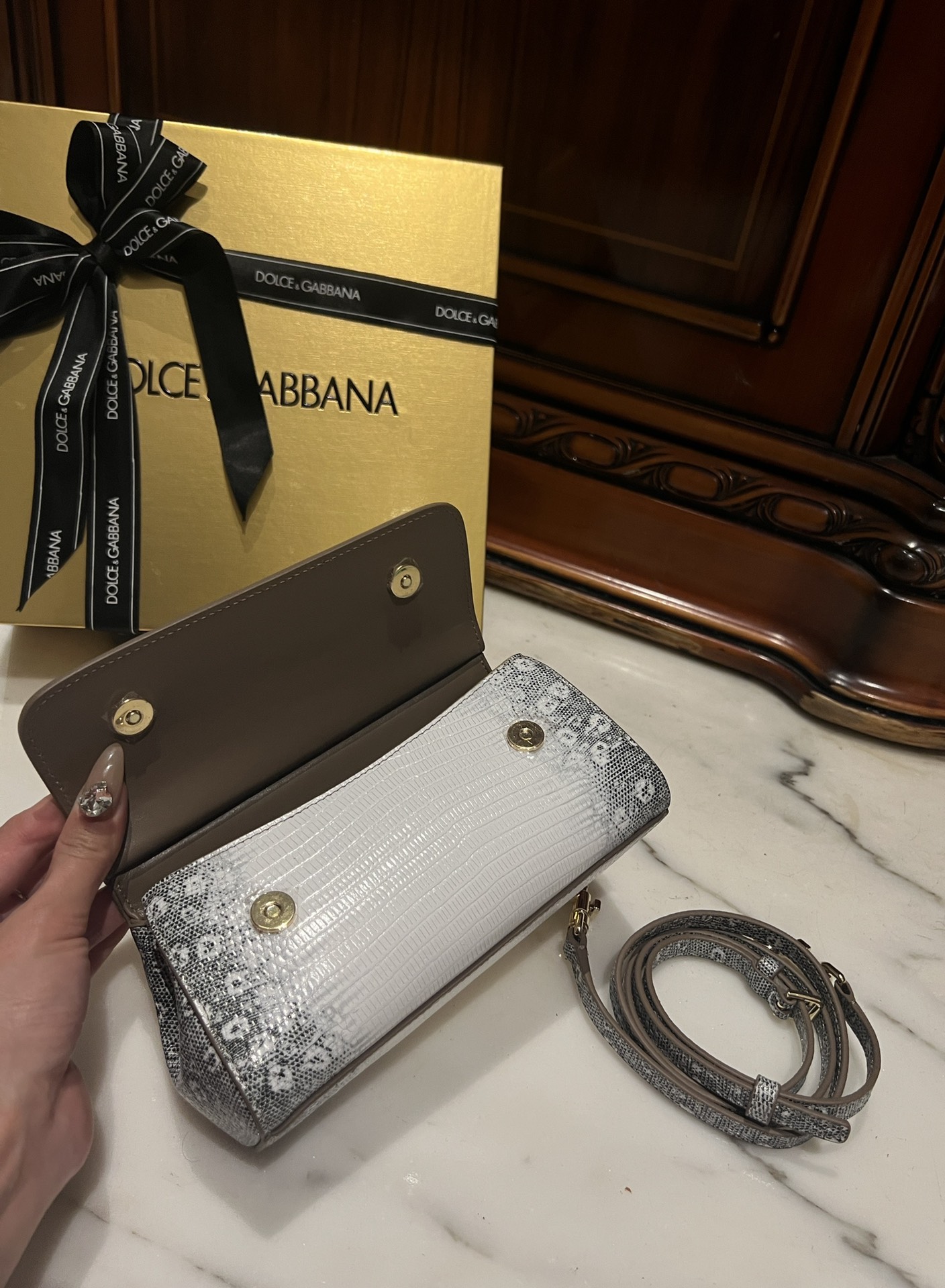 [TOP] Dolce & Gabbana D&G Sicily Bag Cowhide Lizard Pattern 18x11x6cm/20x16x8cm - White