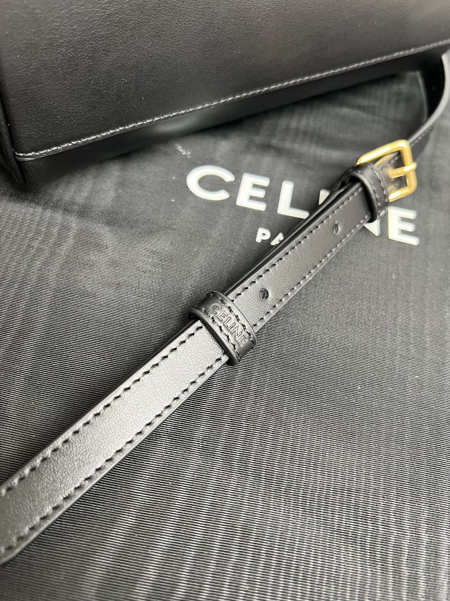 [TOP] CELINE Smooth Calfskin Leather Boston Bag 19.5X14X7CM - Black&GHW