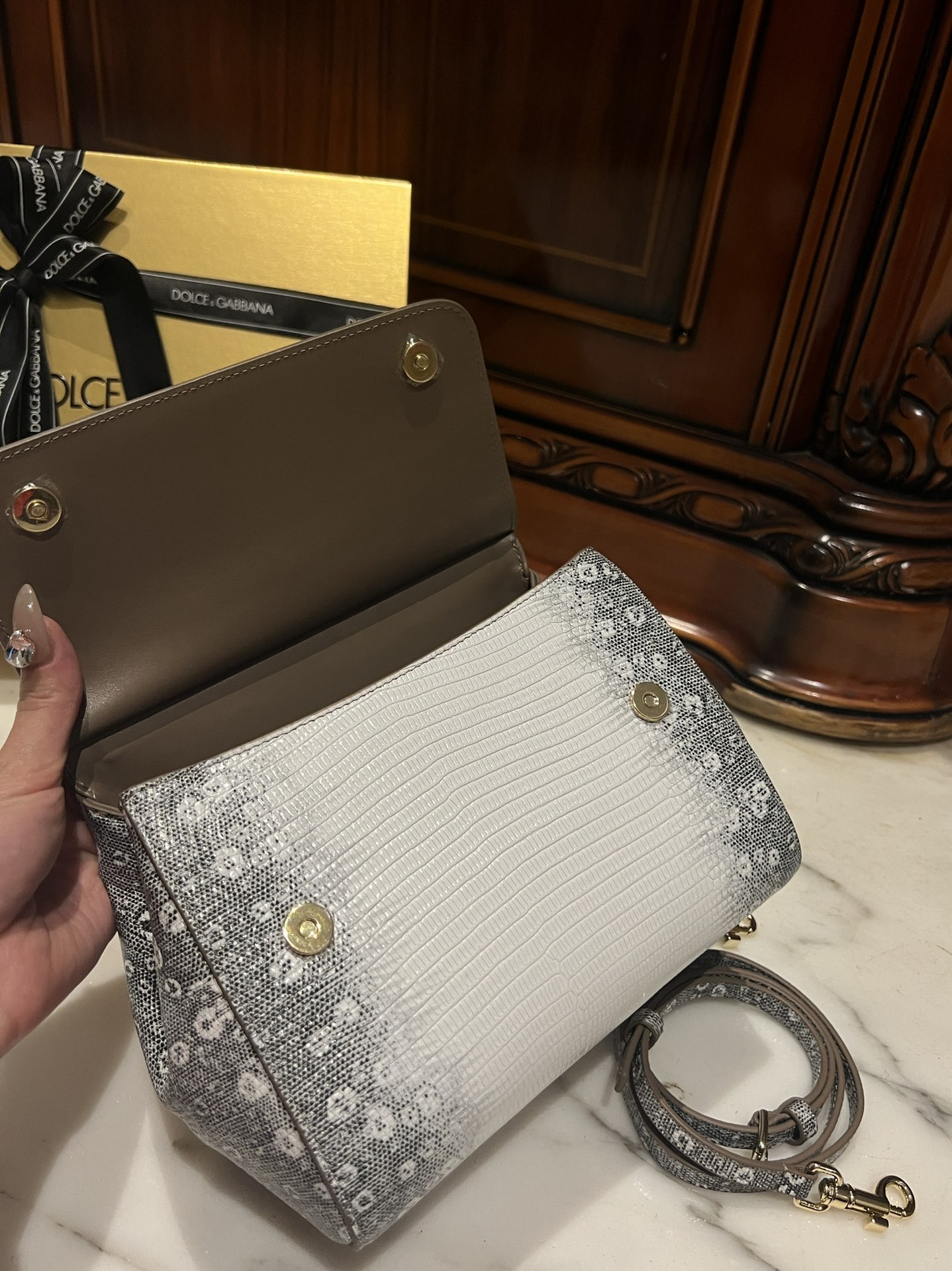 [TOP] Dolce & Gabbana D&G Sicily Bag Cowhide Lizard Pattern 18x11x6cm/20x16x8cm - White