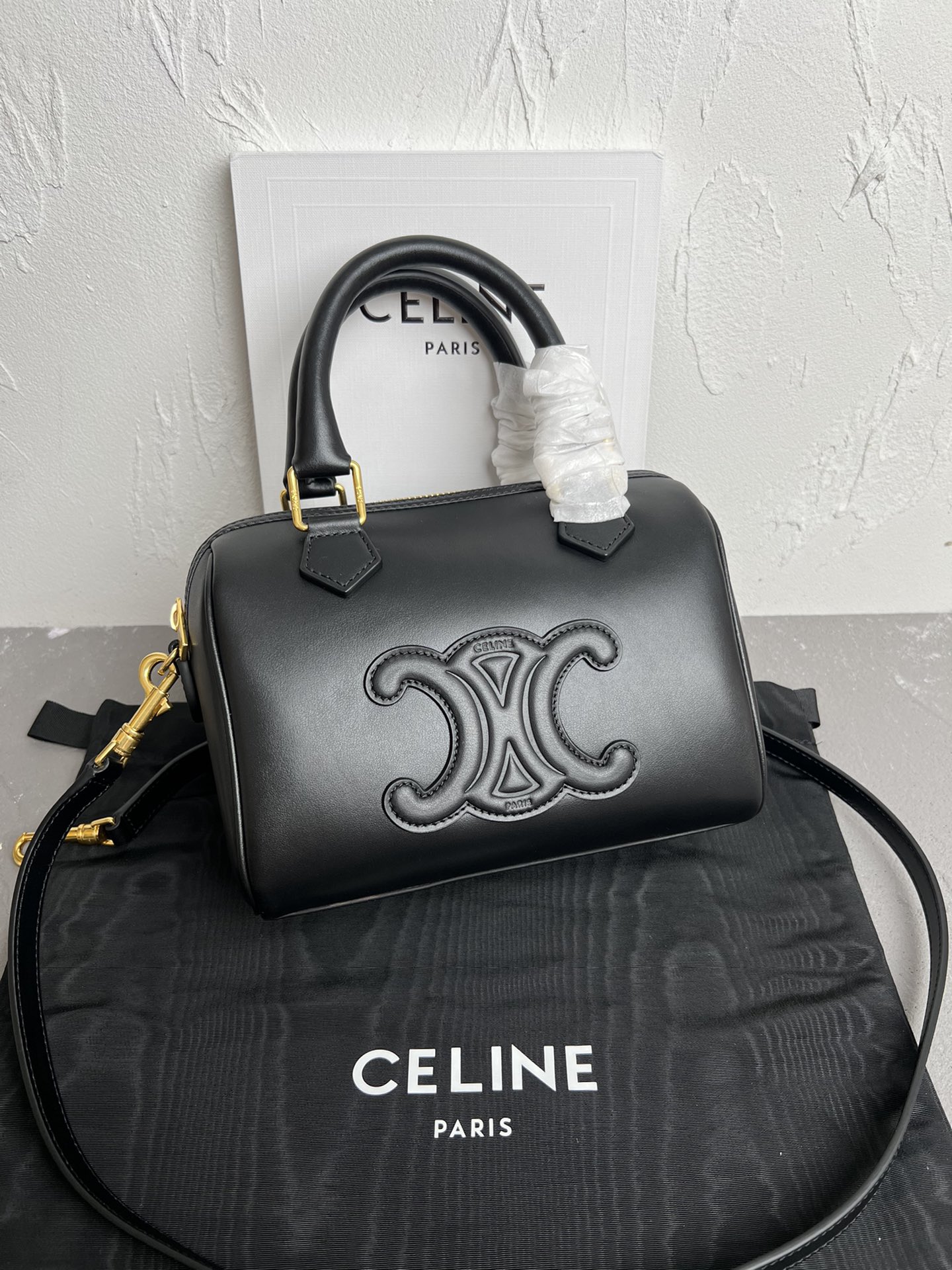 [TOP] CELINE Smooth Calfskin Leather Boston Bag 19.5X14X7CM - Black&GHW
