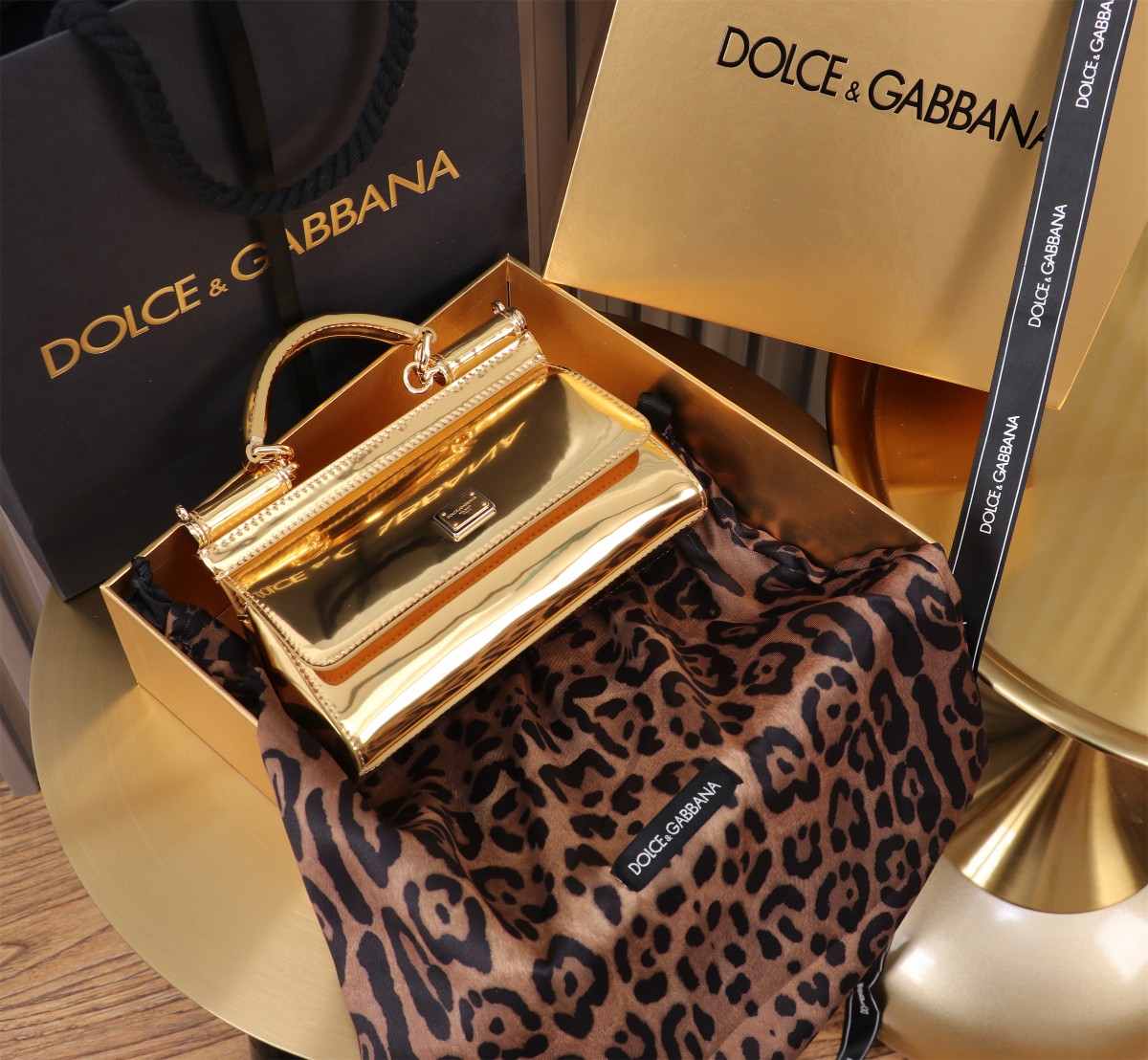 [TOP] Dolce & Gabbana D&G Polished Calfskin Sicily Bag Small 19x13x6/20x16x8cm - Gold / Silver