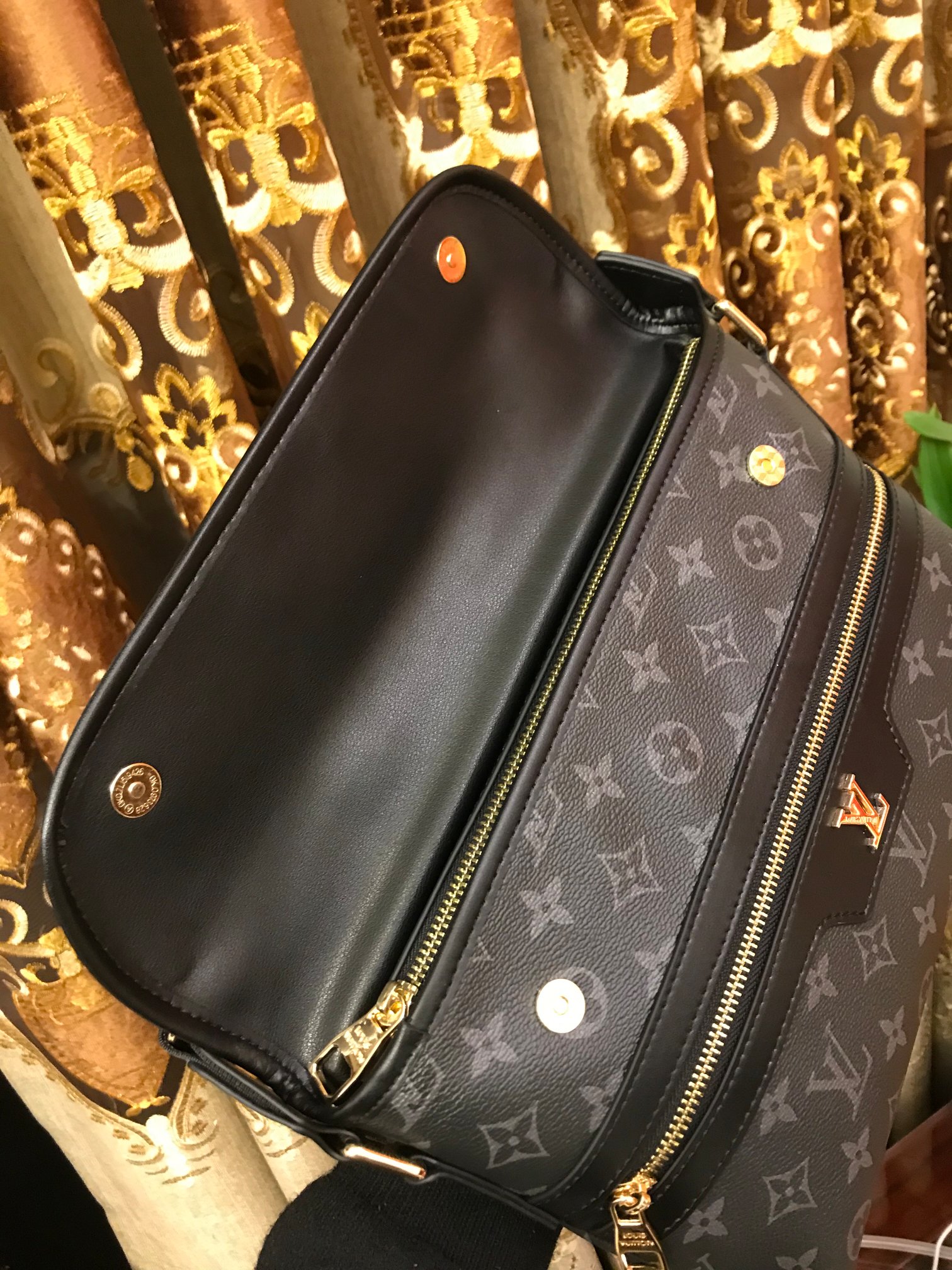 [TOP] Louis Vuitton LV Men's Monogram Eclipse Leather Crossbody Bag - 28-20-5CM - Black