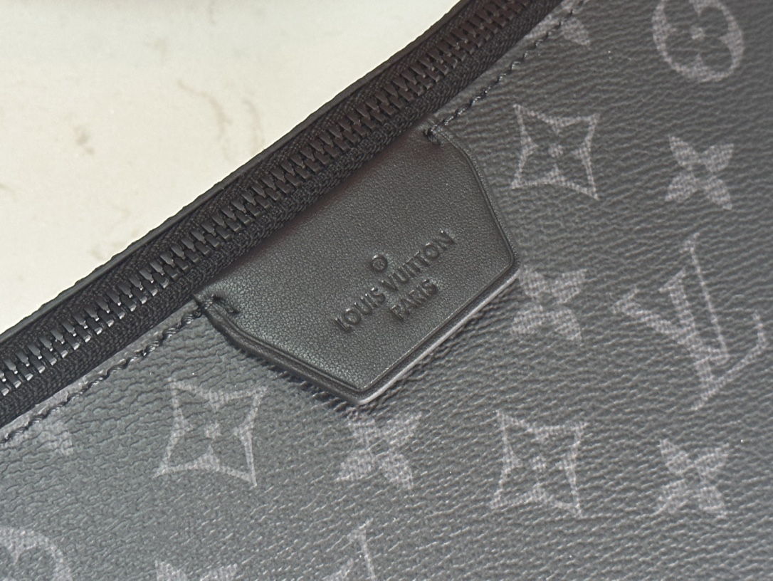 [TOP] Louis Vuitton LV Men's Monogram Eclipse Leather Crossbody Bag - 24.5x16x4.5CM - Black