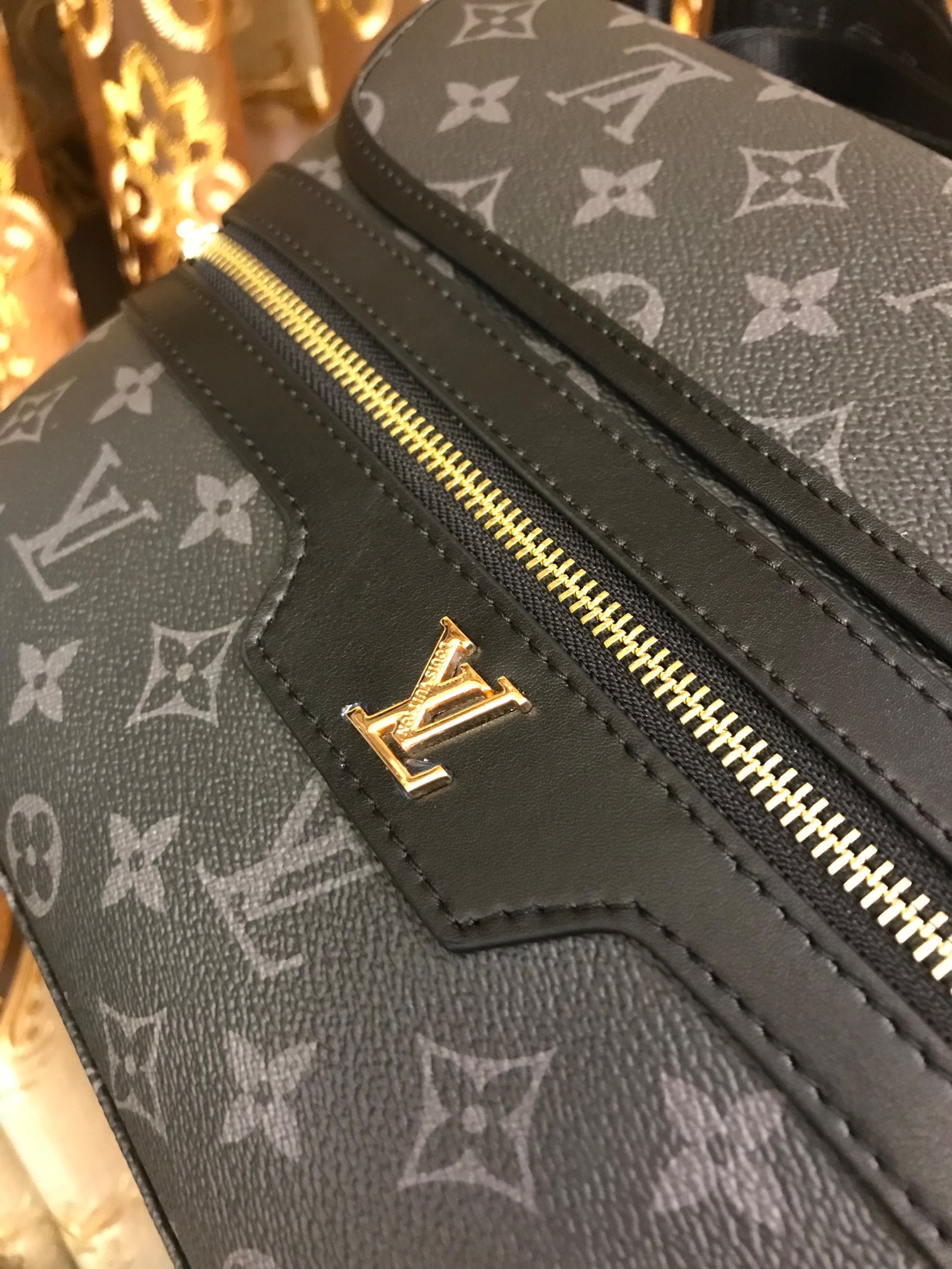 [TOP] Louis Vuitton LV Men's Monogram Eclipse Leather Crossbody Bag - 28-20-5CM - Black