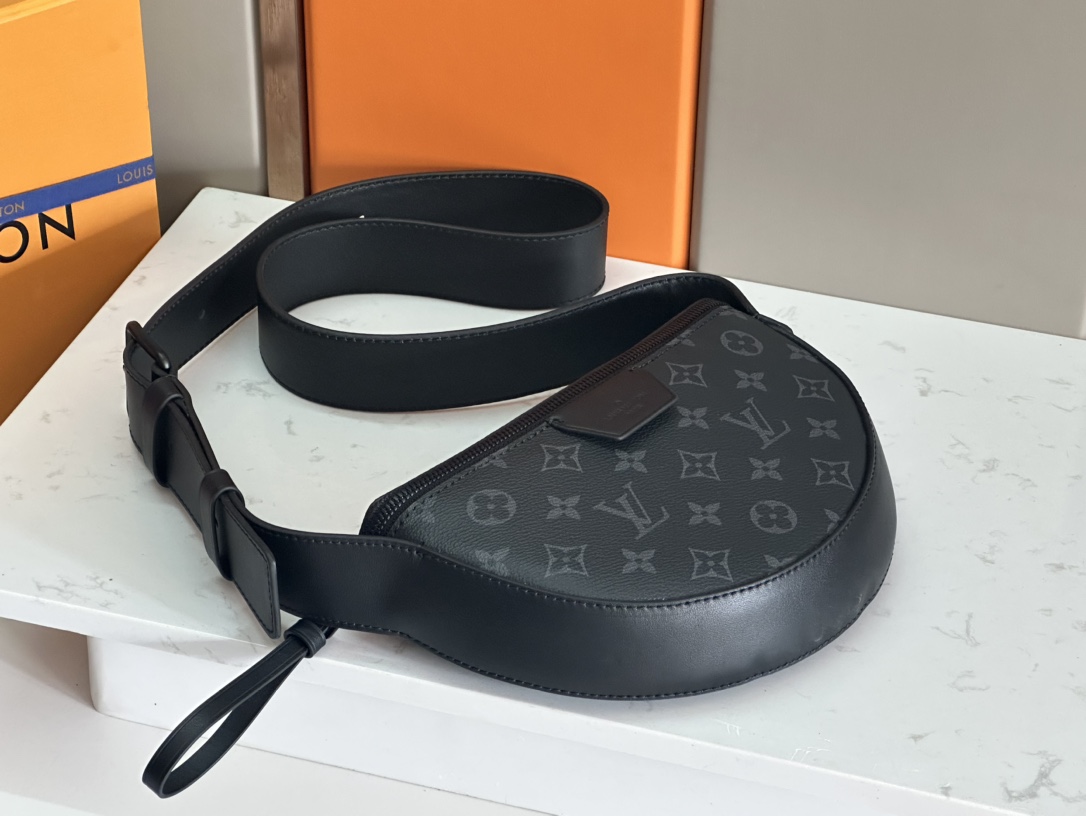 [TOP] Louis Vuitton LV Men's Monogram Eclipse Leather Crossbody Bag - 24.5x16x4.5CM - Black